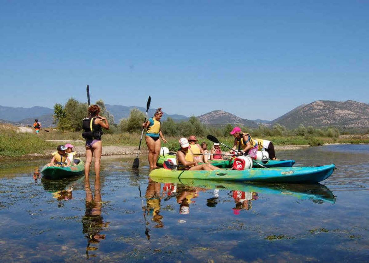 Fascination Nestos with Canoe